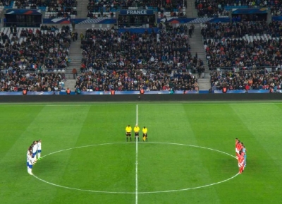 Матч Франция – Чили начался с минуты молчания в память о погибших в «Крокус Сити Холле»